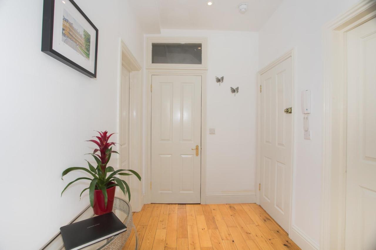 Spacious * Bath